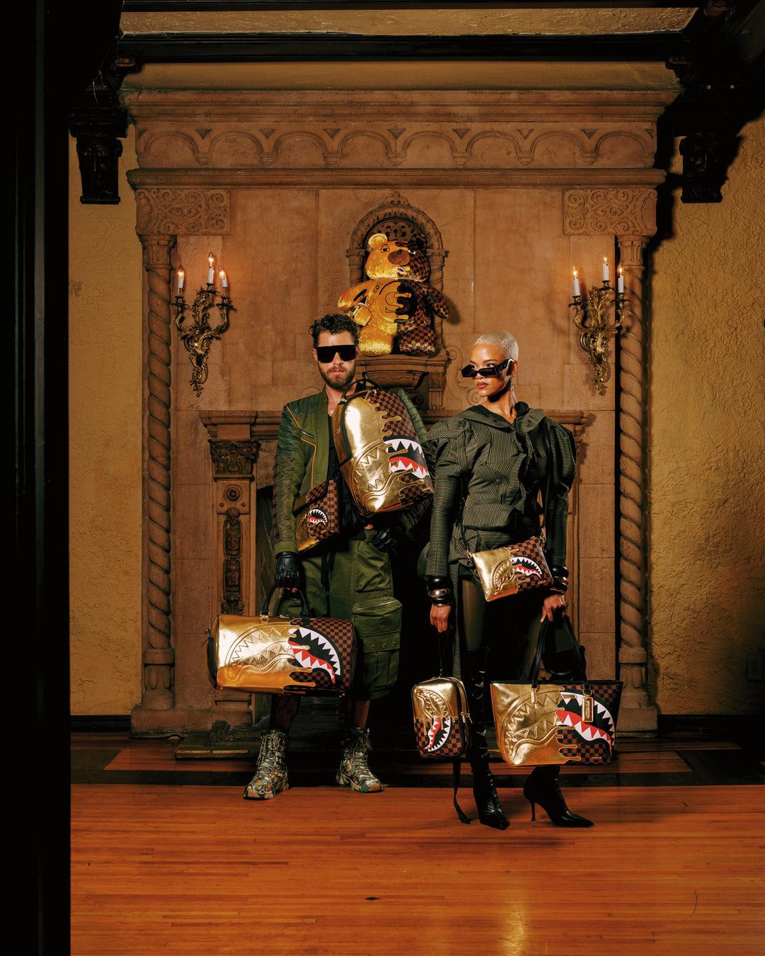 GOLDEN DYNASTY TOTE