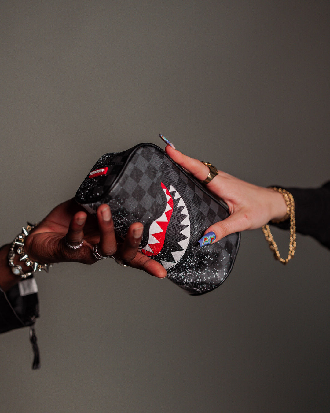 SCRIBBLE DRIBBLE CHECK POUCH
